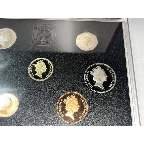 UK PROOF COIN Collection Set Original ROYAL MINT Leather 1988 Queen Elizabeth - Picture 6 of 10